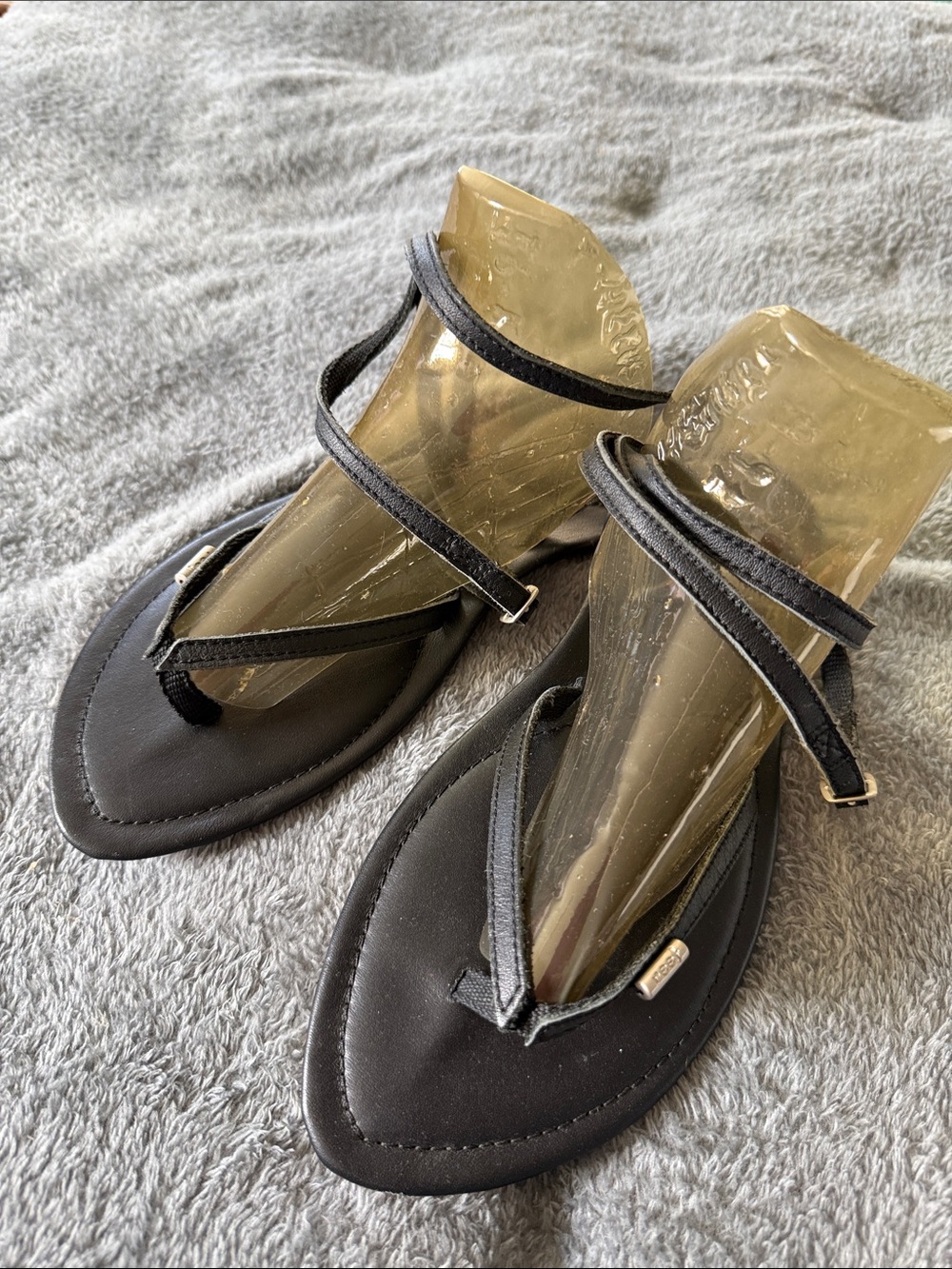 Womens Reef  Black Strappy Thong Sandals